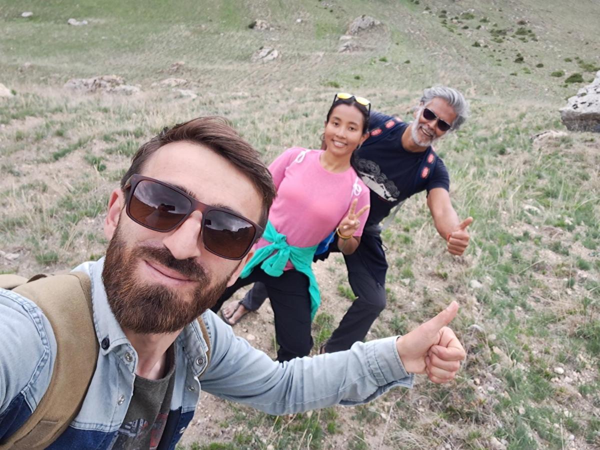 Xinaliq Khinalig Izzet'S Riverside Home Stay Exterior foto