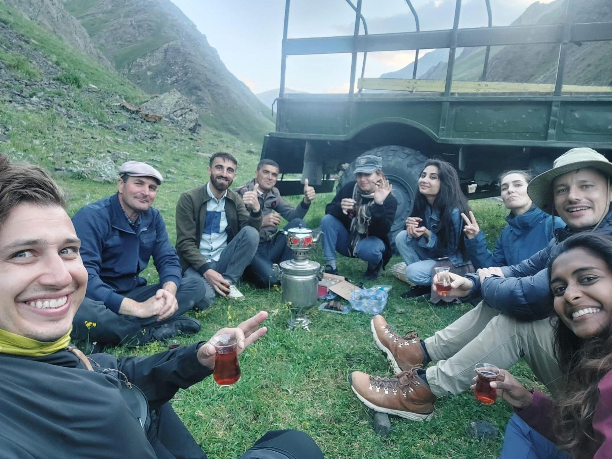 Xinaliq Khinalig Izzet'S Riverside Home Stay Exterior foto
